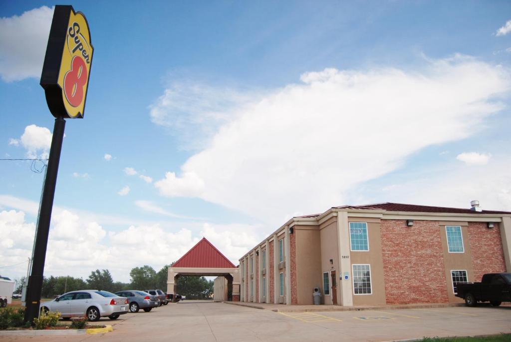 Super 8 By Wyndham Oklahoma City Eksteriør billede
